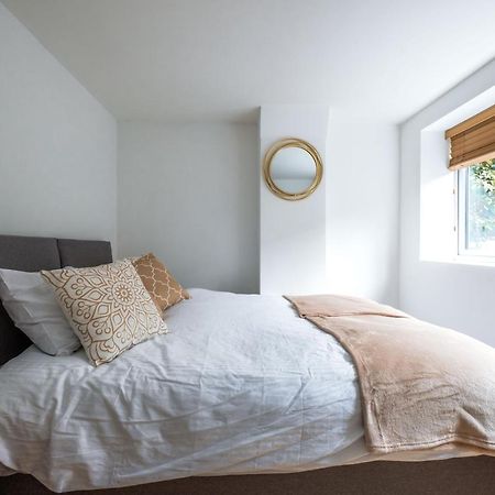 Cosy Flat In Free Parking Area, Next To Bus Stop 브라이턴 외부 사진